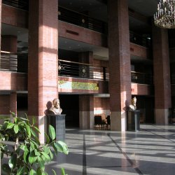 تالار فرهنگ مرکز همایش های بین المللی رایزن 