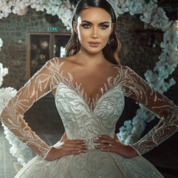 مزون لباس عروس دِ کویین