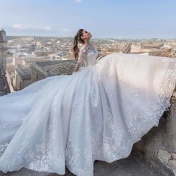مزون لباس عروس تاجدار