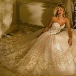مزون لباس عروس روژیار - پرونوویا